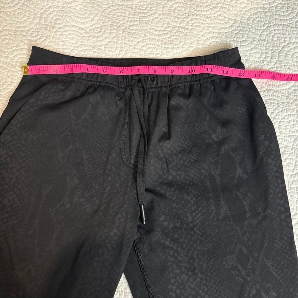 Lululemon Athletica Black Track Pants with Elastic Waistband - Picture 14 of 14